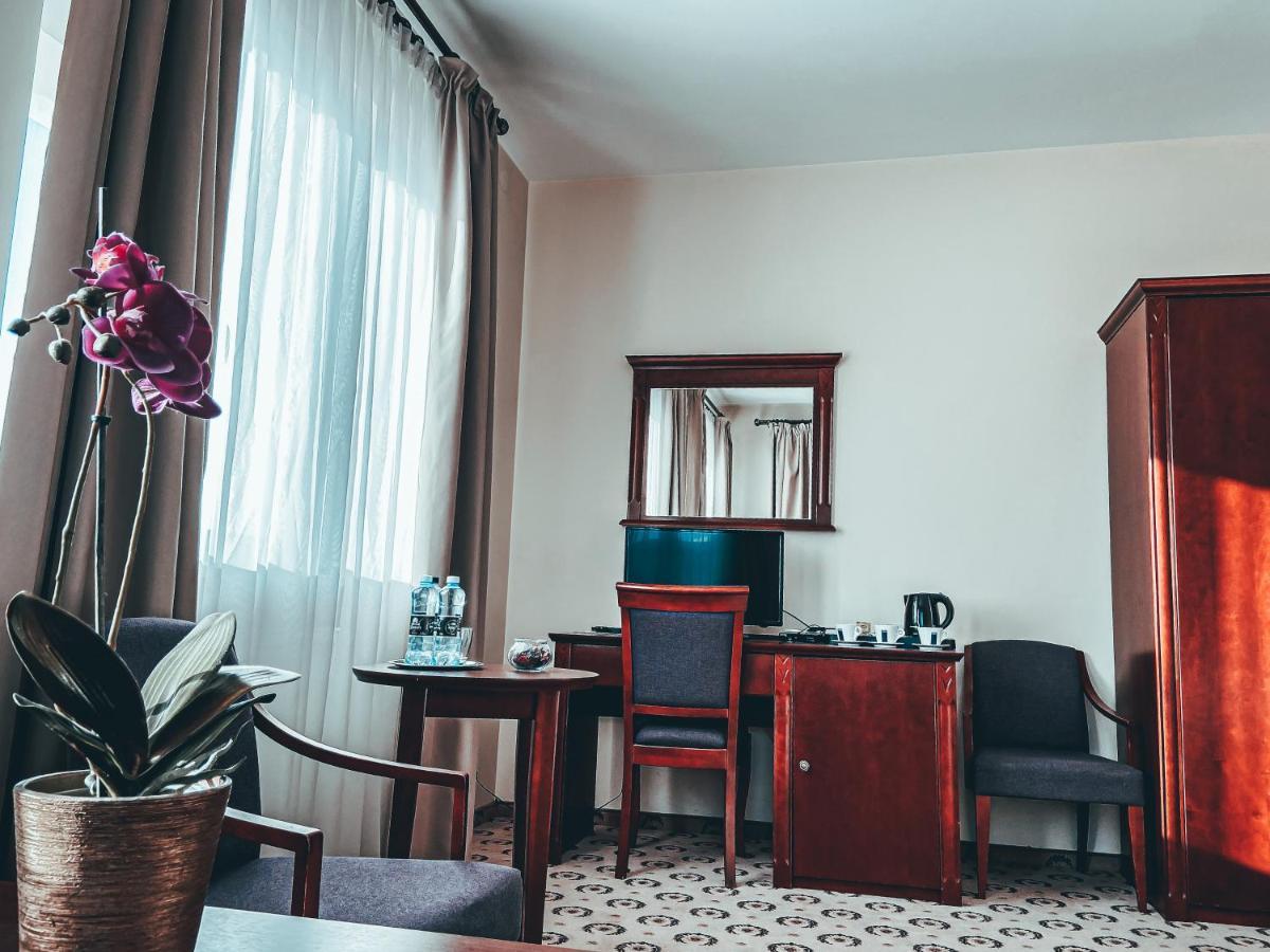 Astoria Bed & Breakfast Swarzędz Eksteriør billede